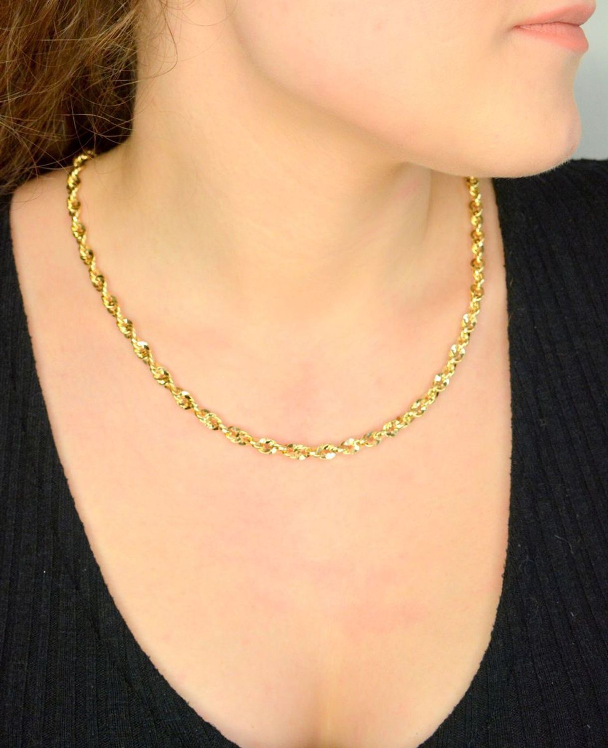 Łańcuszek IRYDIA próba 585, DIA-LAN-12635-100-585 5,3mm Klasyczny i uniwersalny łańcuszek o splocie Irydia, wykonany z żółtego złota próby 585. Łańcuszki to uniwersalne dodatki, które sprawdzają się na każdą okazję i d.jpg